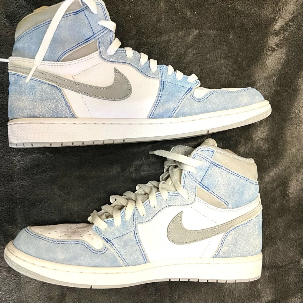 Jordan 1 Retro High OG Hyper Royal Men Shoes Mens Size 12 - Picture 2 of 9